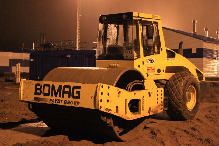 Компания Техоптимум-дорожные работы.
Грунтовый каток BOMAG BW 219 D-4 компании Техоптимум.